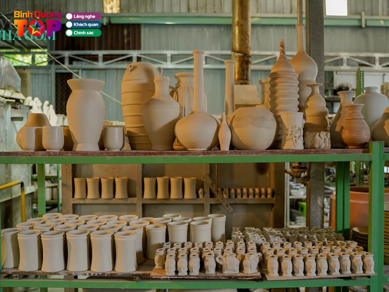 vuon-nha-gom-ban-chau-dat-nung-binh-duong-mau-dep-nhat-binhduongtoplist