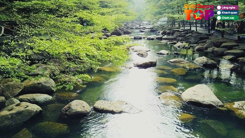 review-binh-duong-choi-gi-an-gi-cho-mot-chuyen-di-tron-ven-binhduongtoplist