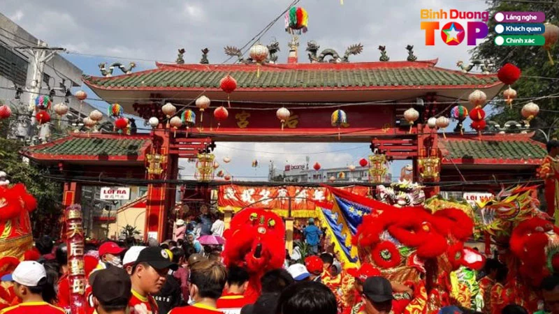 Chua-ba-binh-duong-kien-truc-tam-linh-noi-tieng-va-dac-sac-binhduongtoplist