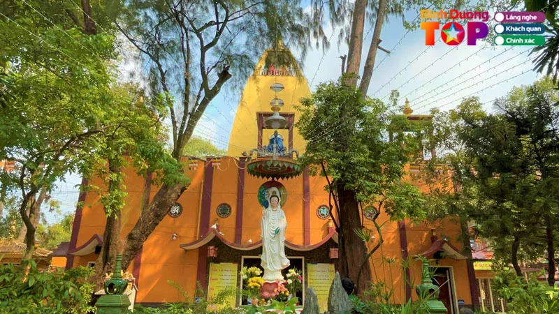 Chua-tay-tang-binh-duong-diem-den-tam-linh-kien-truc-doc-dao-binhduongtoplist