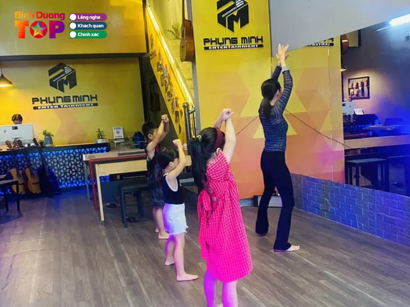 Phung-minh-entertainment-binhduongtoplist