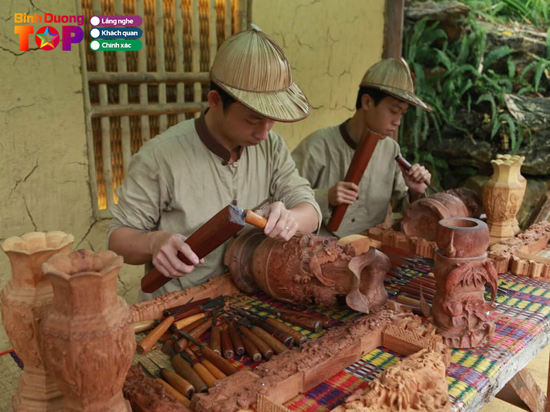 Lang-nghe-cham-tro-dieu-khac-go-thu-dau-mot-nghe-thuat-hai-the-ky-binhduongtoplist
