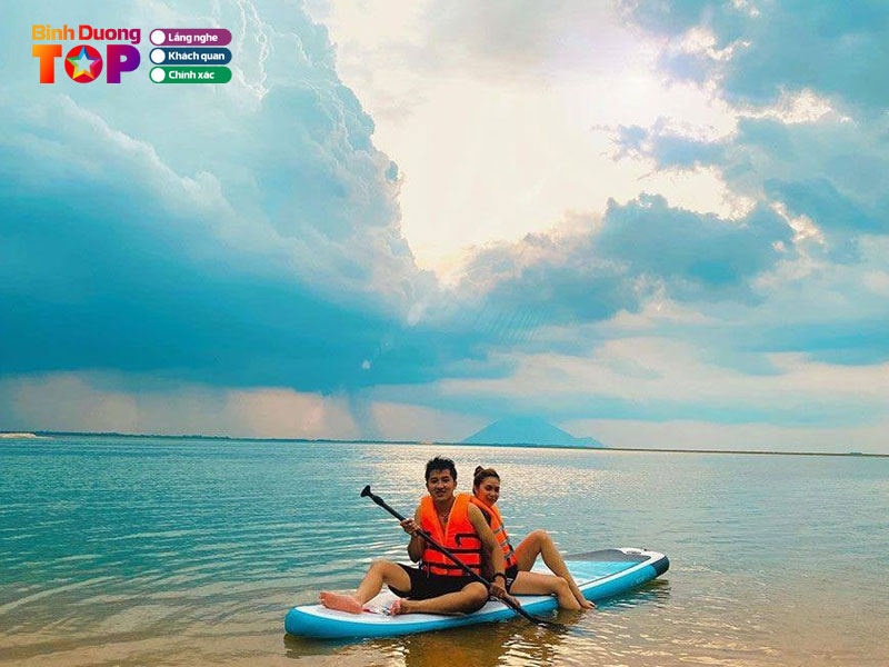 Kham-pha-cac-dao-tai-ho-dau-tieng-tay-ninh-bang-cano-cheo-thuyen-sup-binhduongtoplist