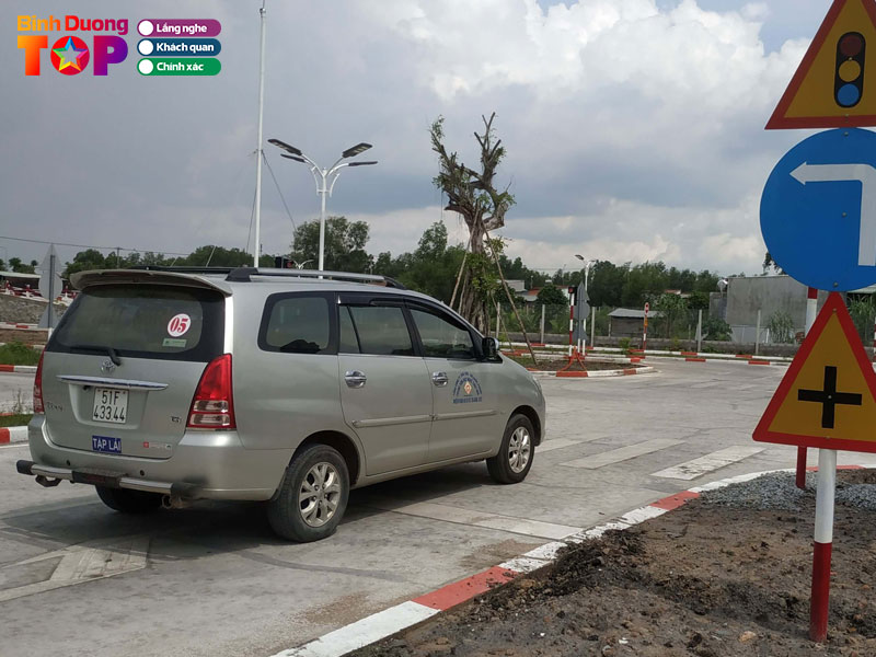 Trung-tam-sat-hach-lai-xe-truong-cao-dang-nghe-22-quan-doan-4-binhduongtoplist