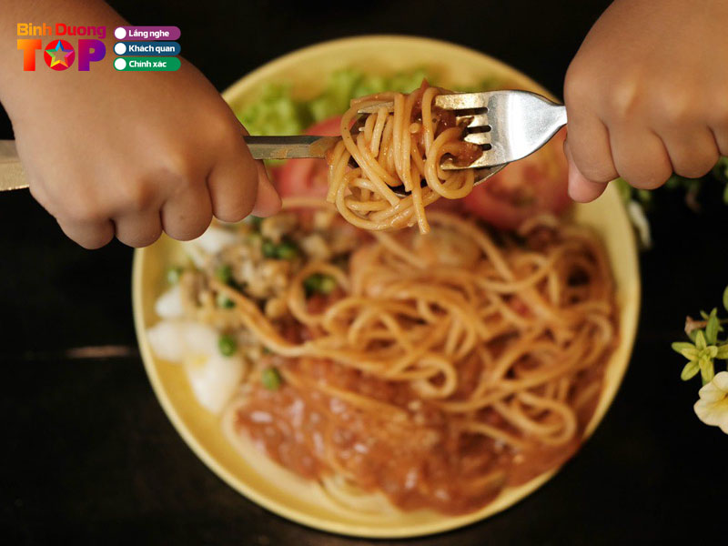 Burger-tien-loi-binhduongtoplist