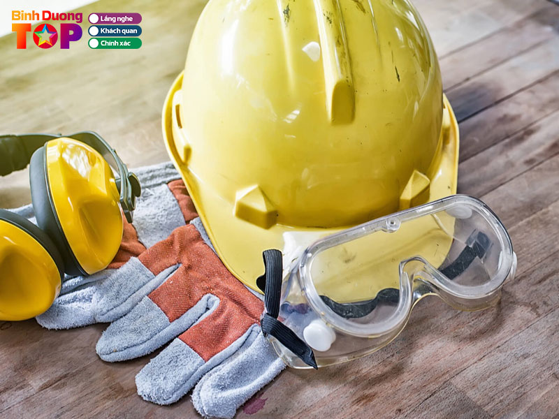 Cong-ty-tnhh-trang-thiet-bi-bao-ho-nhat-viet-binhduongtoplist