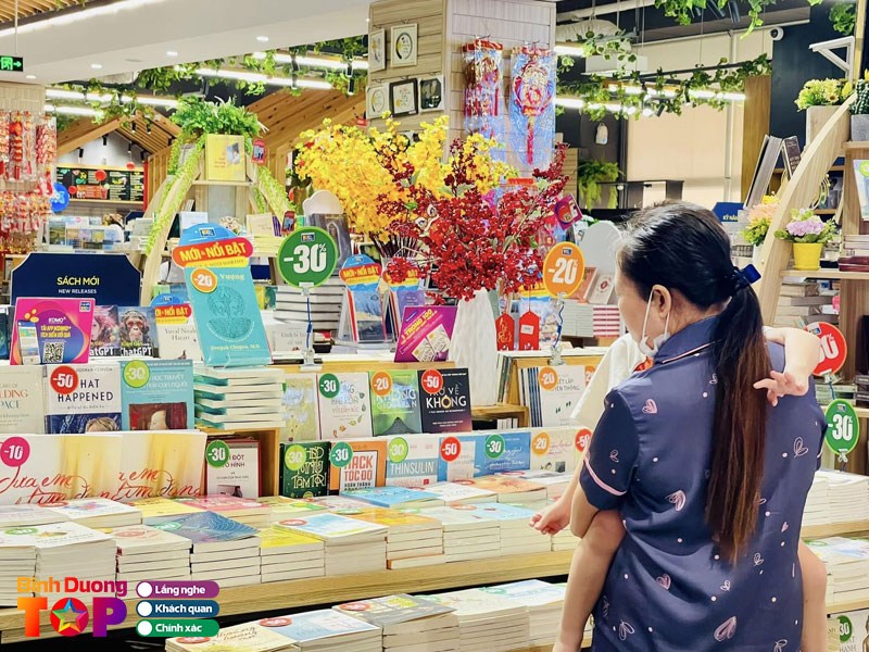 Nha-sach-phuong-nam-binhduongtoplist