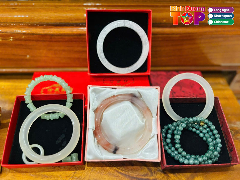 Tho-cung-phong-thuy-thien-anh-binhduongtoplist