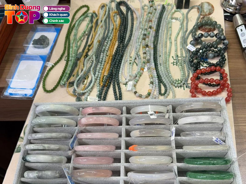 Vong-tay-phong-thuy-moon-binhduongtoplist