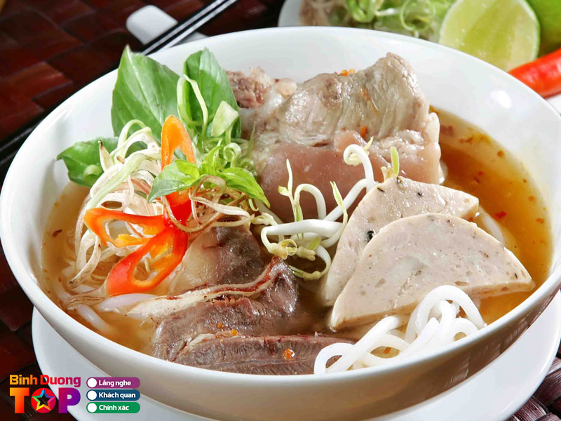 Banh-canh-gio-heo-phu-thuan-binhduongtoplist