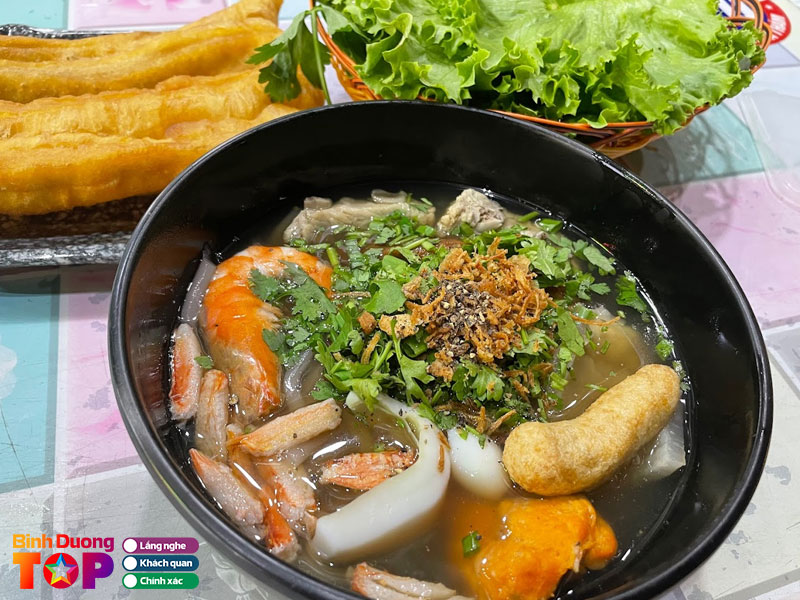 Bun-ca-ro-banh-canh-ghe-binhduongtoplist