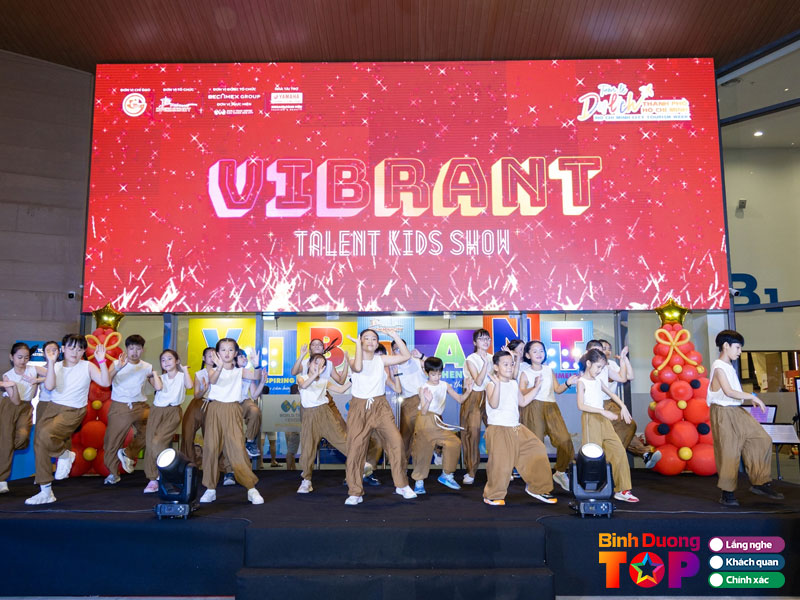 Model-kid-binh-duong-binhduongtoplist