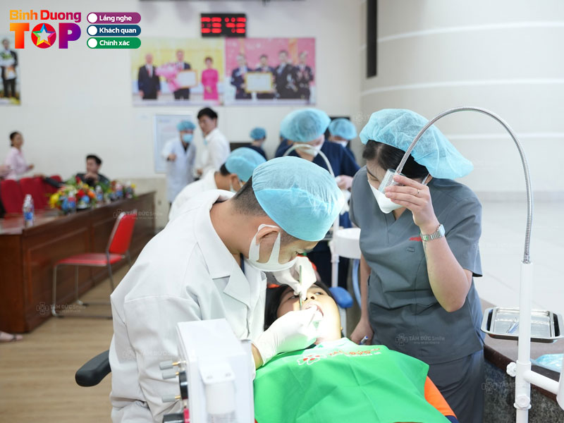 Nha-khoa-tam-duc-smile-binhduongtoplist