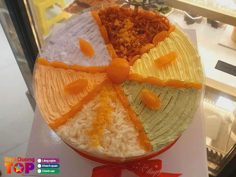 Bong-lan-trung-muoi-panda-bakery-binhduongtoplist