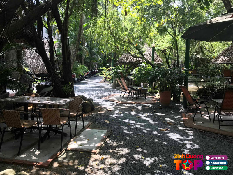 Ca-phe-choi-vong-san-vuon-khong-ten-1-binhduongtoplist