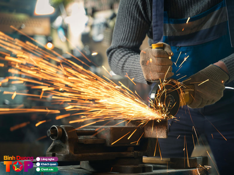 Cong-ty-tnhh-gia-cong-co-khi-chinh-xac-kvtech-binhduongtoplist