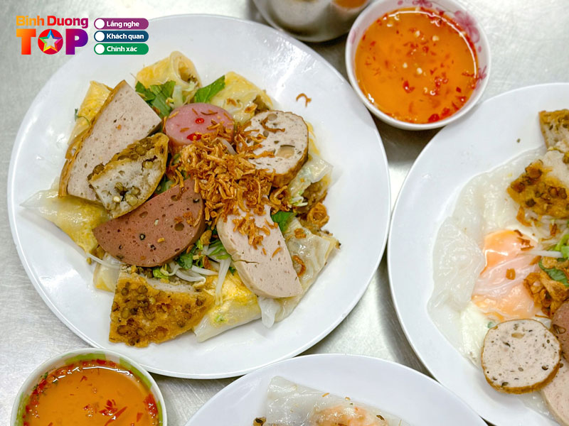Banh-cuon-nong-hieu-nghia-binhduongtoplist