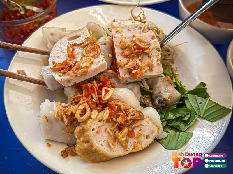 Banh-cuon-nong-hong-nga-binhduongtoplist