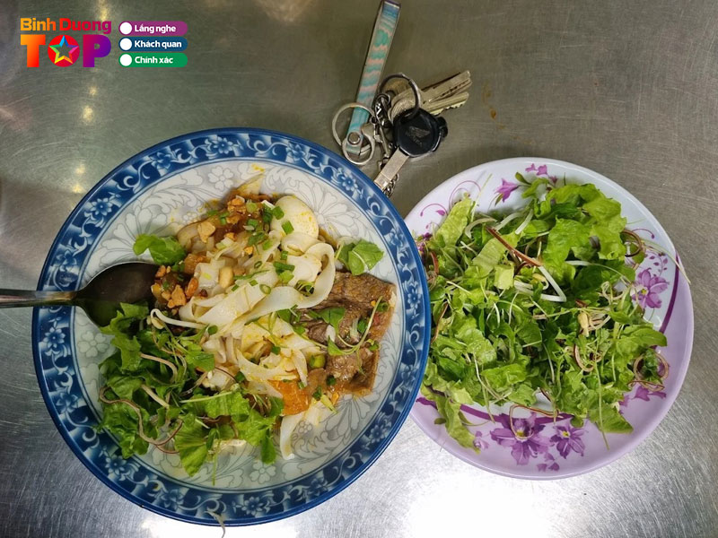 Mi-quang-2-anh-em-binhduongtoplist