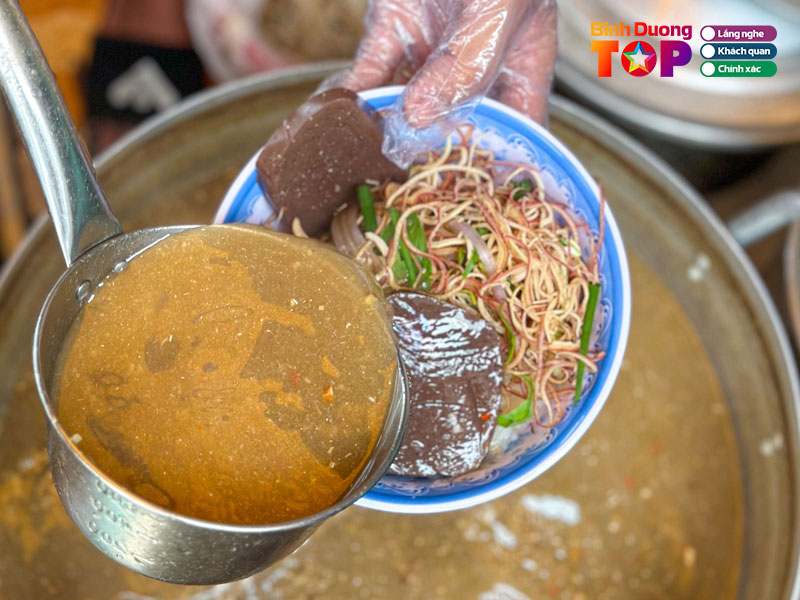 Quan-bun-nuoc-leo-ngoc-yen-1-binhduongtoplist