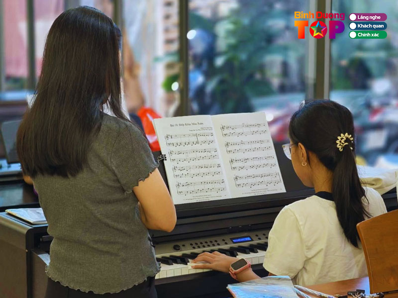 Trung-tam-am-nhac-upponia-binhduongtoplist